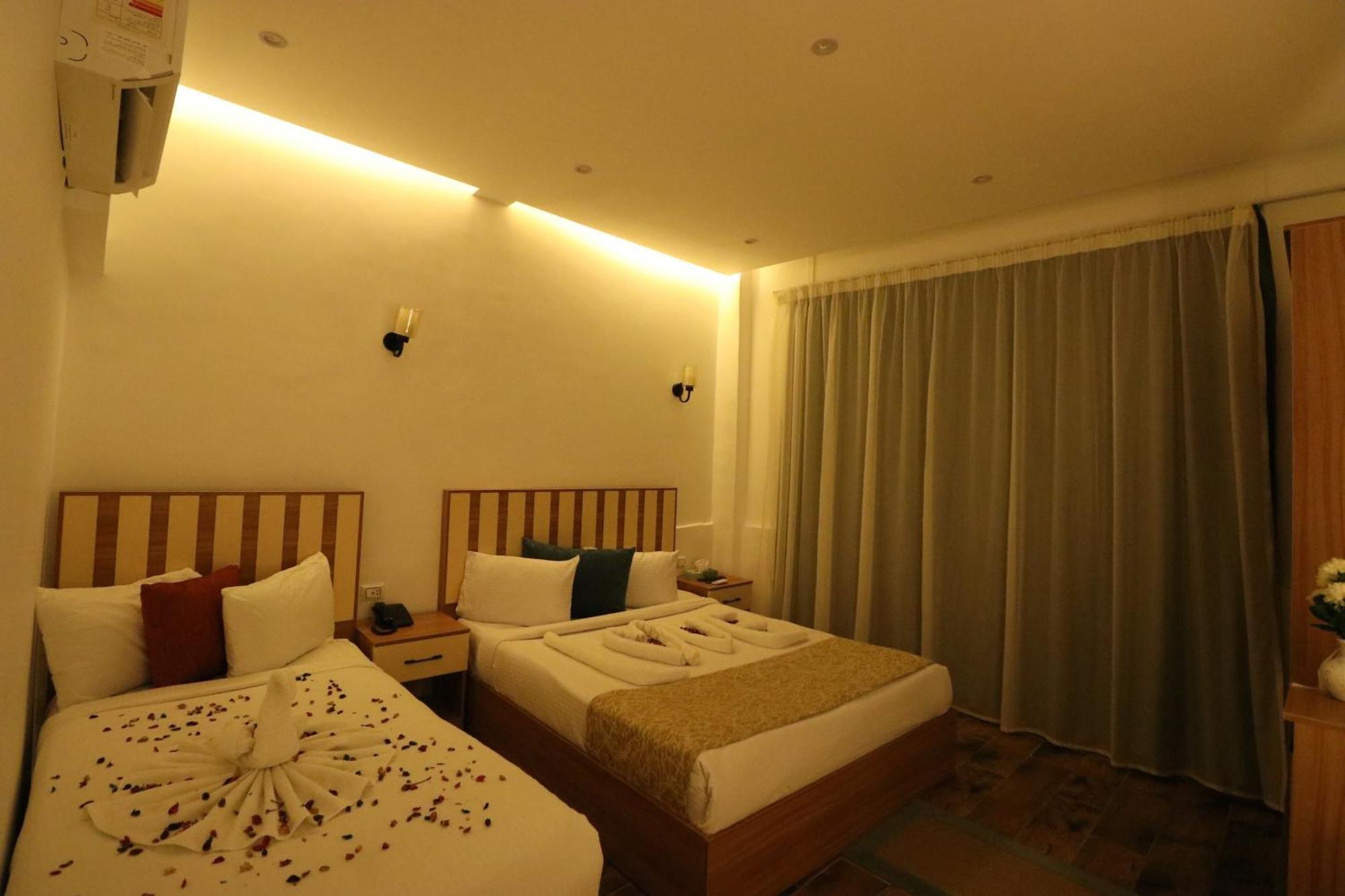 West Pyramids Hotel Kafret el-Gabal Buitenkant foto