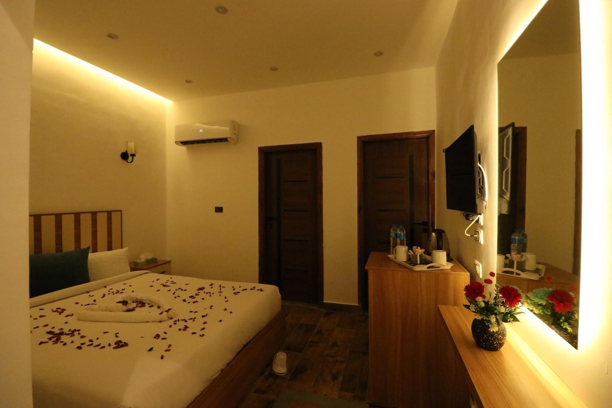 West Pyramids Hotel Kafret el-Gabal Buitenkant foto